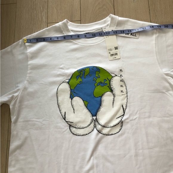 NWT KAWS x Uniqlo Peace for All T Shirt Size XL - Picture 6 of 8